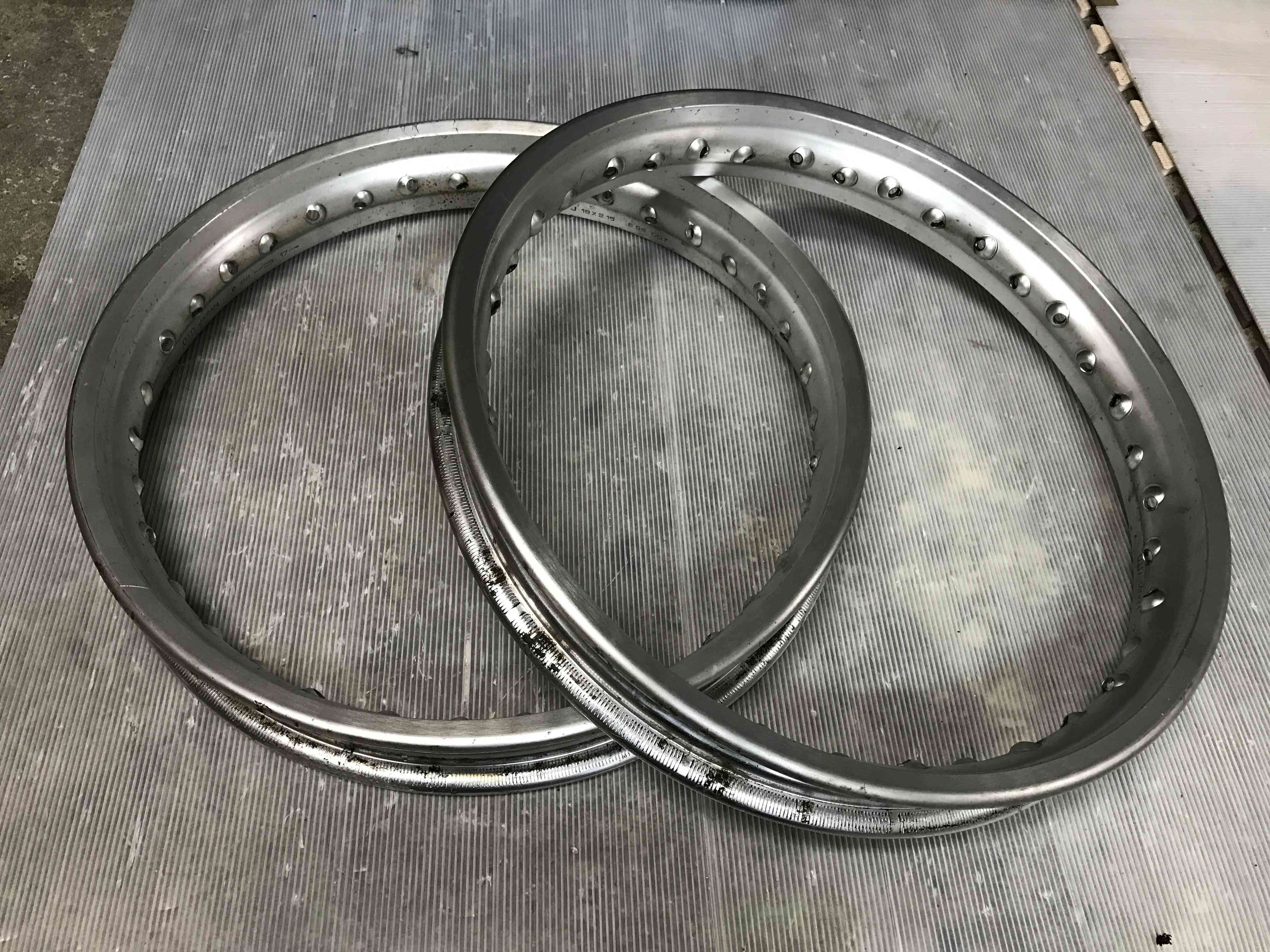 Yamaha Sr400 パウダーコーティング リム Awanoコーティング